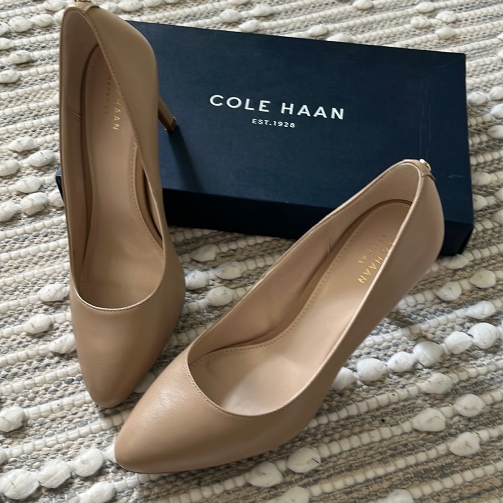 Like New Cole Haan nude heels